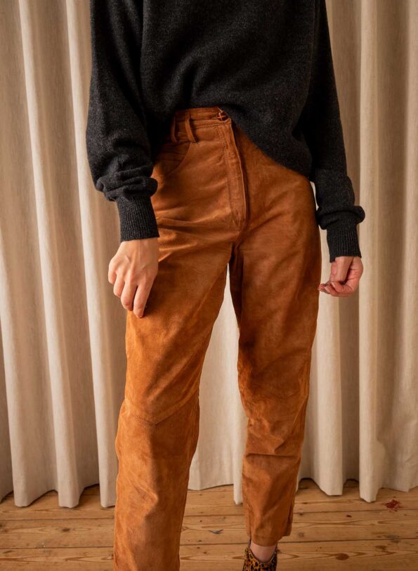 The 100% suede cognac tapered pant - Size up to XS - Image 7