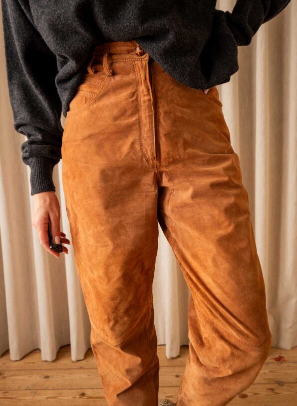The 100% suede cognac tapered pant - Size up to XS - Image 5
