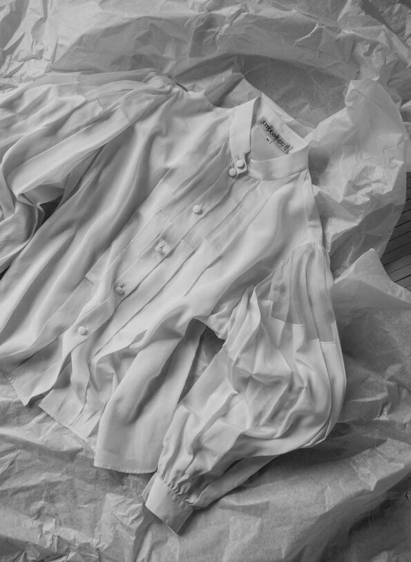 The Gianna bertio 100% silk highly detailed blouse - Size up to M - Image 4