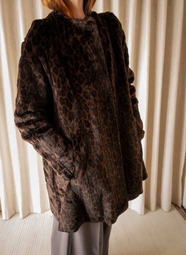 The leopard fake fur coat - Size up to L - Image 4