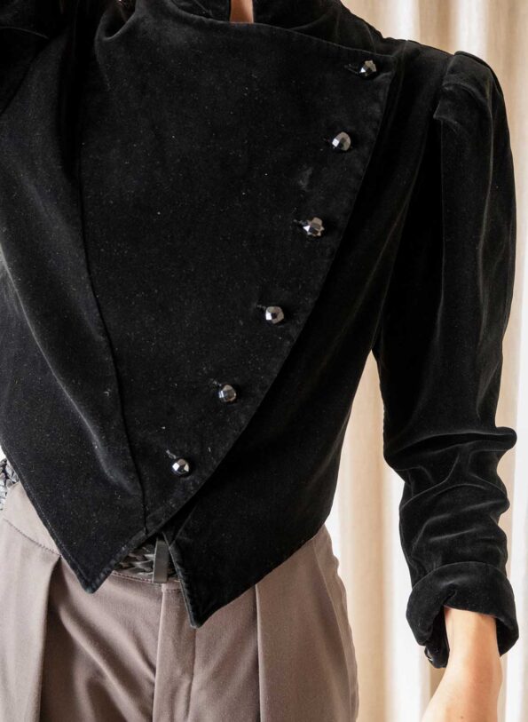 The YVES SAINT LAURENT black velour jacket - Size up to S - Image 4