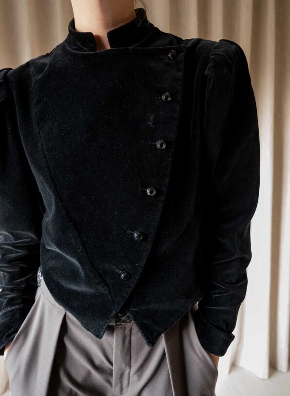 The YVES SAINT LAURENT black velour jacket - Size up to S - Image 3