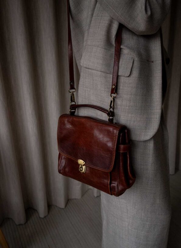 The cognac briefcase in 100% leather - Image 5