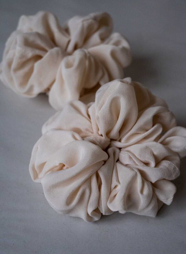 &II upcycled: The 100% silk XL scrunchie