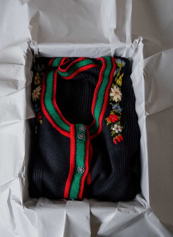 The fancy detailed black and red knit - Size up to S - Image 3
