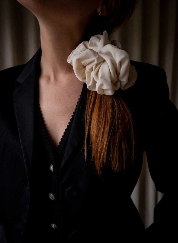&II upcycled: The 100% silk XL scrunchie - Image 2