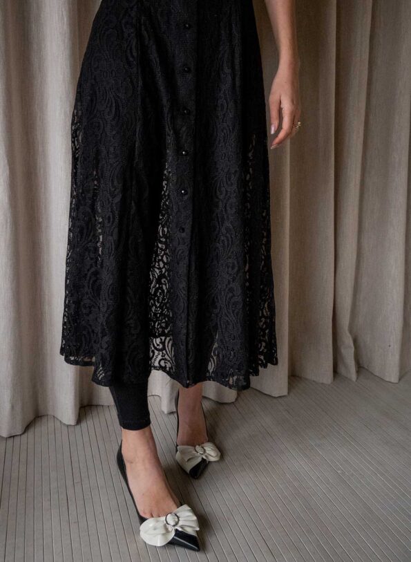 The Lace dress - Size up to 36 - Image 3