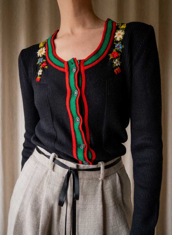 The fancy detailed black and red knit - Size up to S - Image 7