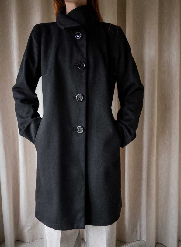 The 100% wool black coat - Size up to 38 - Image 4