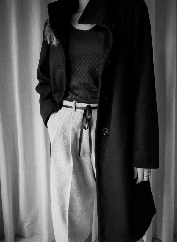 The 100% wool black coat - Size up to 38 - Image 8