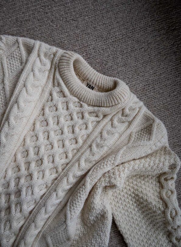 The classic 100% wool ARAN knit in boxy fit - Size up to 42 - Image 4