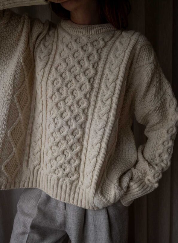 The classic 100% wool ARAN knit in boxy fit - Size up to 42