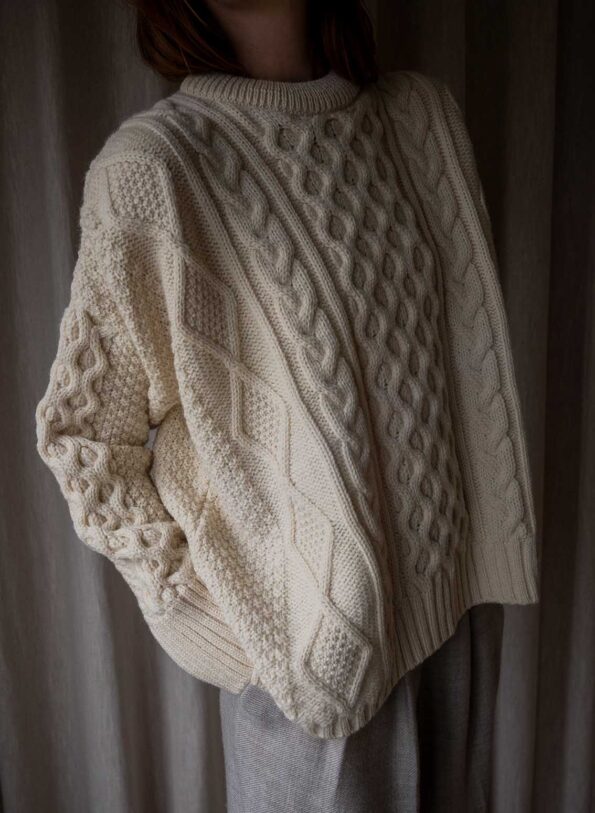 The classic 100% wool ARAN knit in boxy fit - Size up to 42 - Image 8