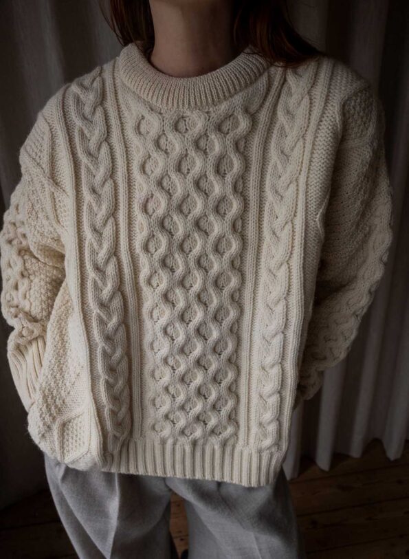The classic 100% wool ARAN knit in boxy fit - Size up to 42 - Image 2