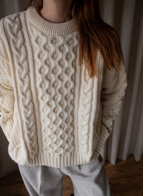The classic 100% wool ARAN knit in boxy fit - Size up to 42 - Image 6