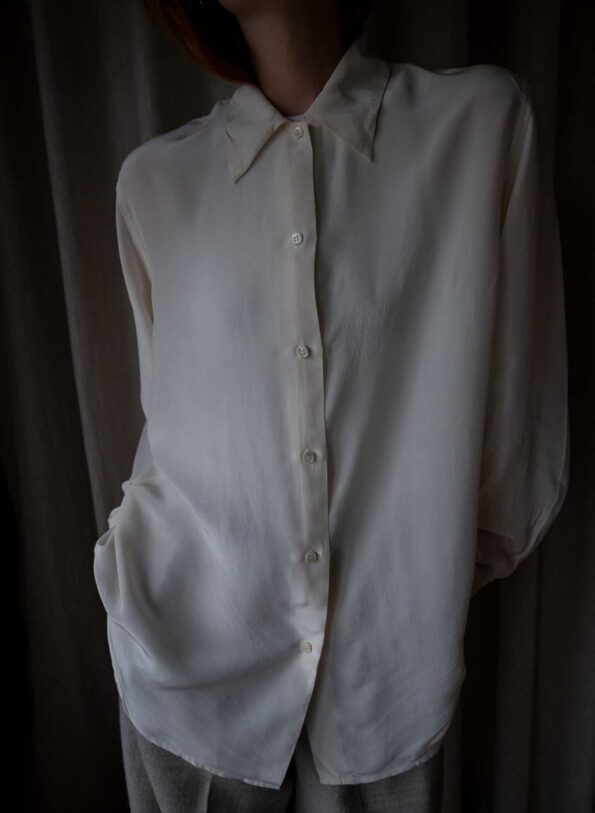The 100% silk off white blouse with stitch detailing - Size up to 38 - Image 4