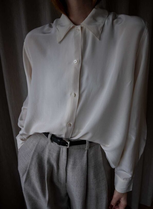 The 100% silk off white blouse with stitch detailing - Size up to 38 - Image 5