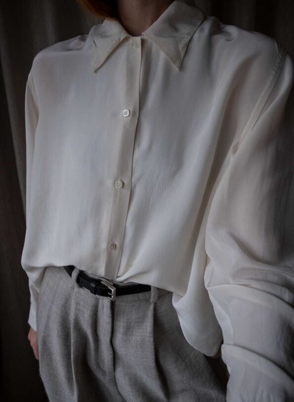 The 100% silk off white blouse with stitch detailing - Size up to 38 - Image 6