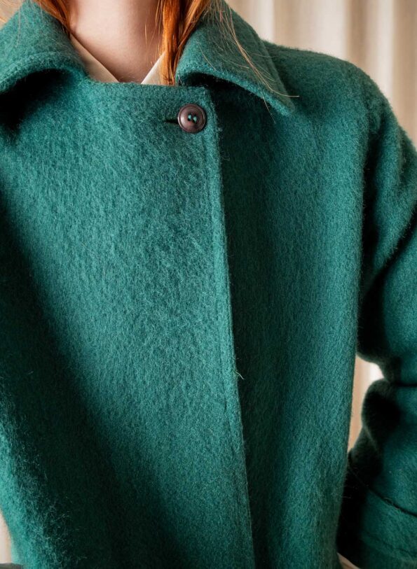 The 100% wool england made bottle green coat - Size up to 38 - Image 6