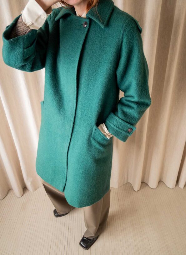 The 100% wool england made bottle green coat - Size up to 38 - Image 9