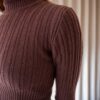 The fitted structured yarn turtle in plum - Size XS - Image 2