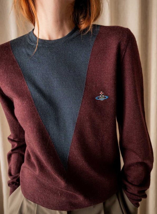 The 100% wool vintage VIVIENNE WESTWOOD jumper - Size up to M