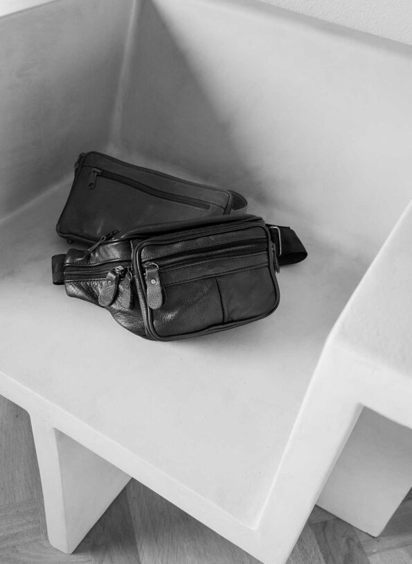 The black 100% leather bum bag - Image 4