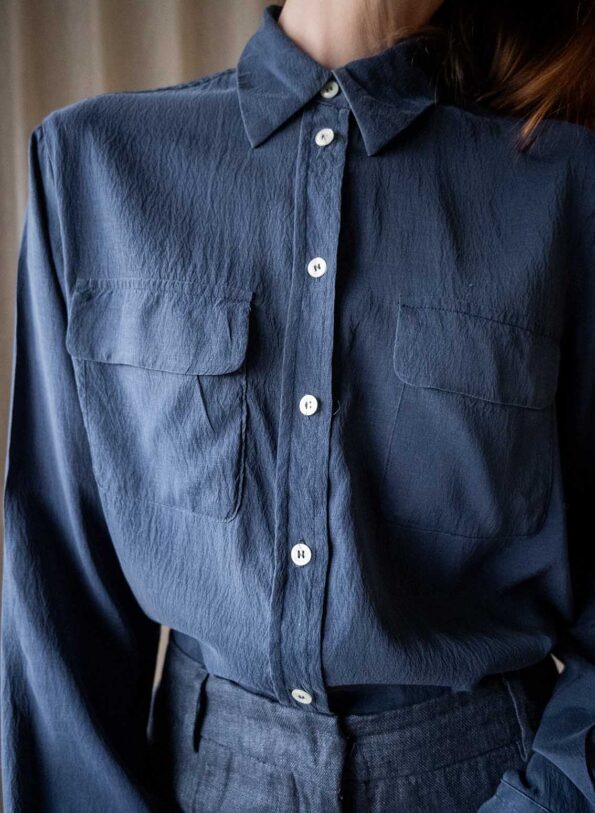 The navy blue perfect basic blouse in silk - Size up to M
