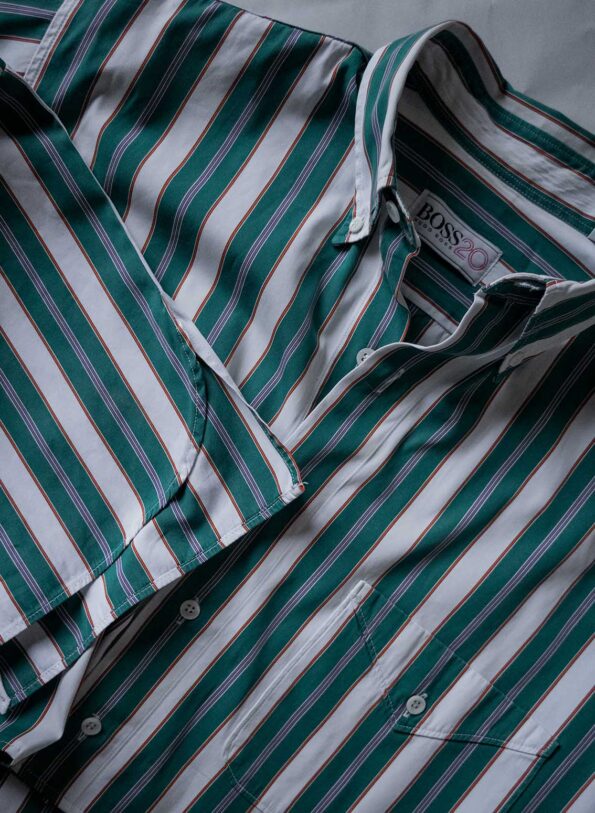 Andpause upcycled: The fancy sleeve cropped BOSS shirt - Size up to M - Image 3