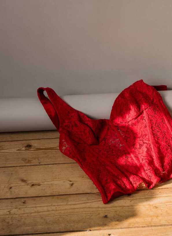 The lace red bustier - Size 38 up to 40 - Image 4