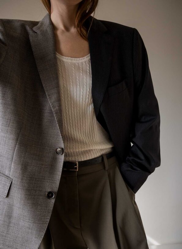&II upcycled: The two tone blazer in beige and antra - Size up to 42 - Image 5