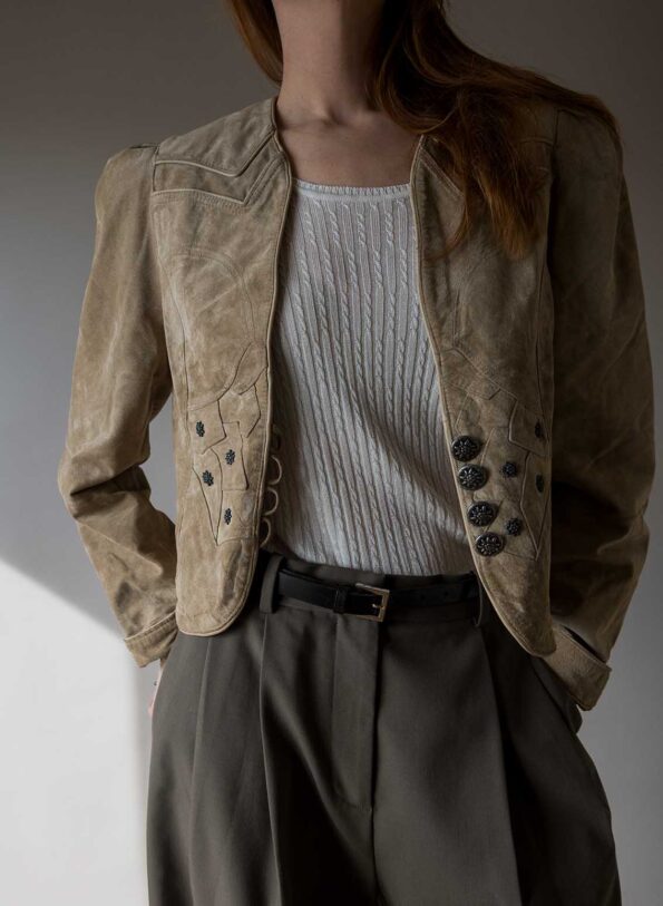 The light beige suede cropped jacket - Size up to 38 - Image 5