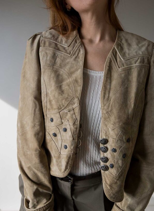 The light beige suede cropped jacket - Size up to 38 - Image 6
