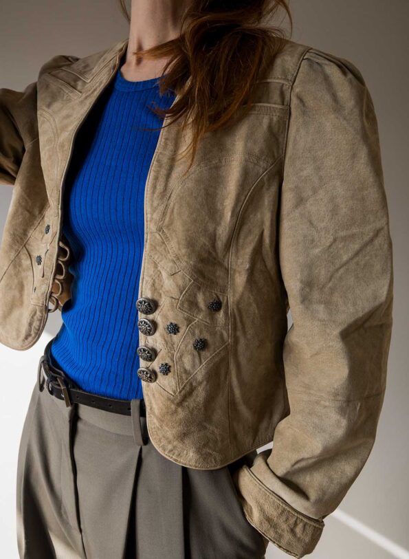 The light beige suede cropped jacket - Size up to 38 - Image 2