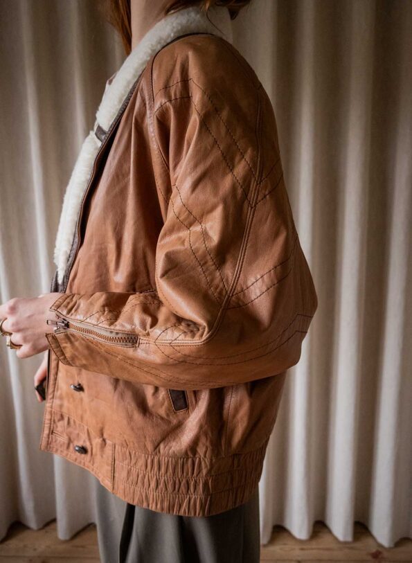 The padded leather jacket with pile collar - Size up to 40 - Image 2