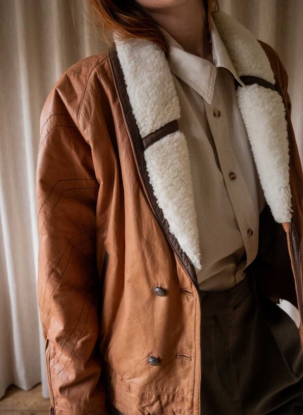 The padded leather jacket with pile collar - Size up to 40 - Image 3