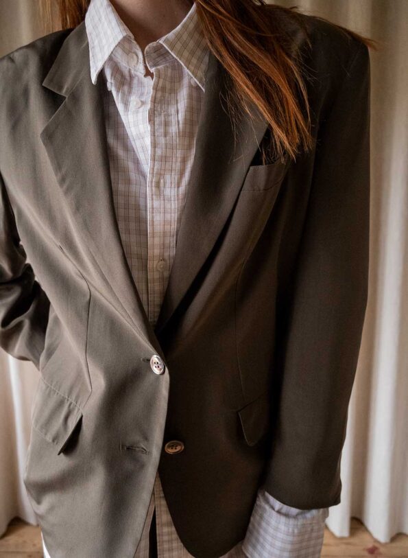 The 100% silk dark brown blazer - Size up to 40 - Image 3
