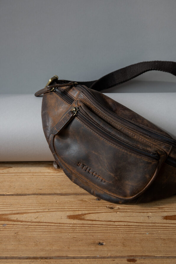 The brown bum bag - Image 5