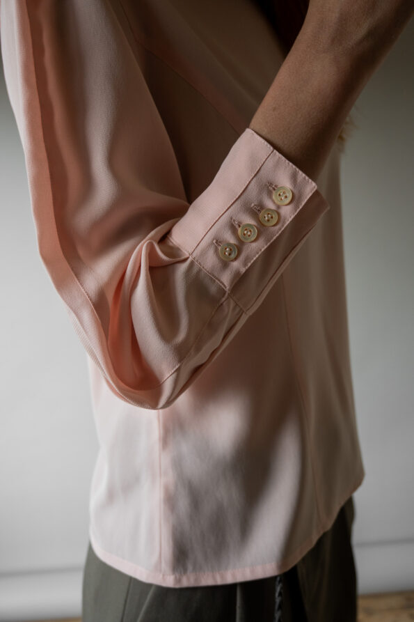 The soft pink detailed top - Size up to M