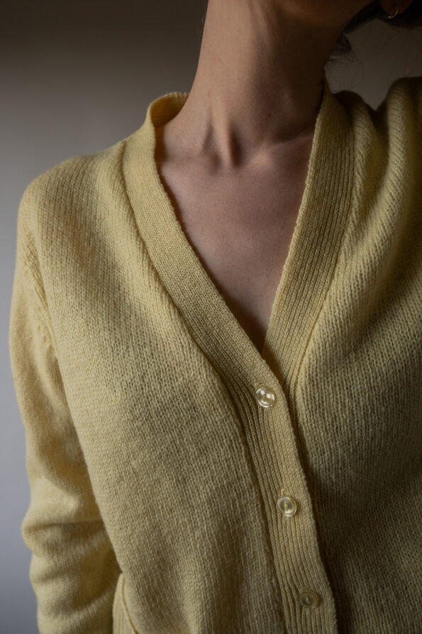 The soft yellow cardigan - Size up to 40 - Image 6