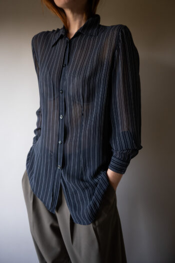 The sheer striped shirt in deep navy - Size up to S