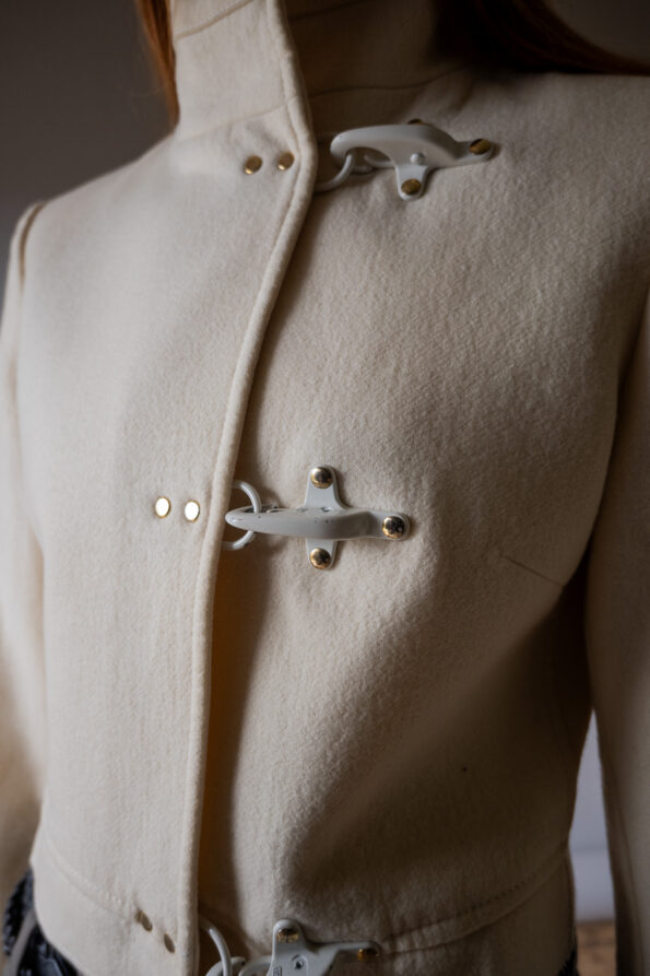 &II upcycled: The cropped white wool jacket - Size up to 36 - Image 9