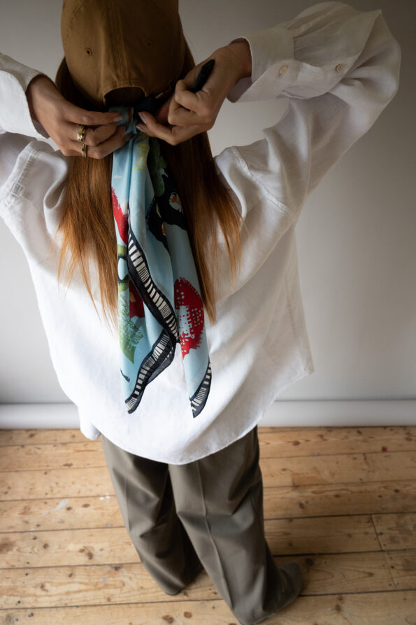 The 100% silk colorful scarf
