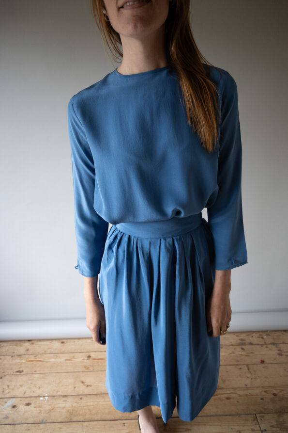 The 100% silk sky blue 2 piece set - Size up to 38 - Image 4