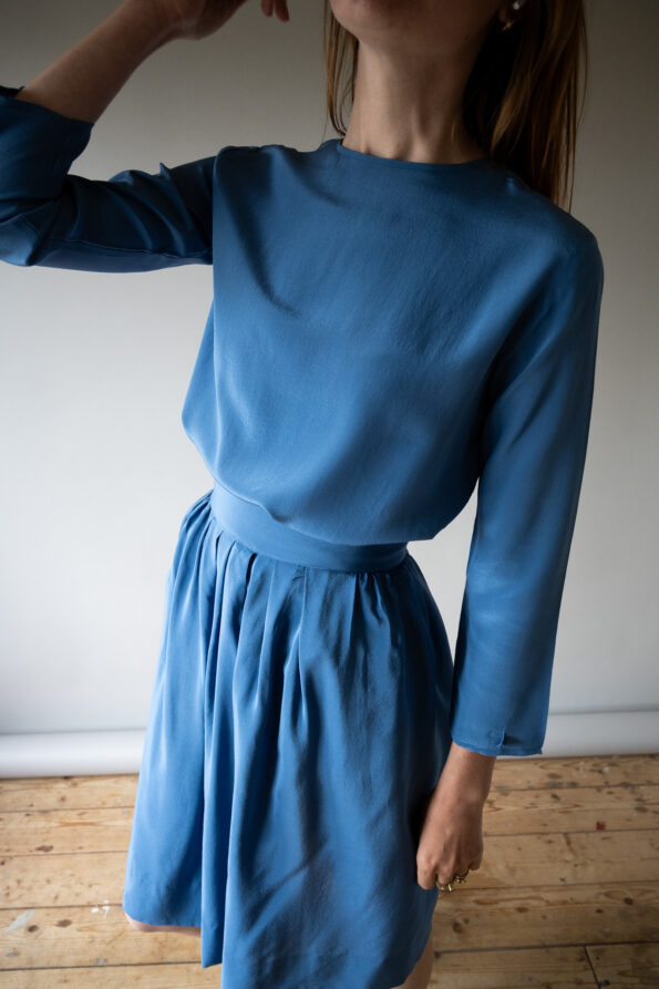 The 100% silk sky blue 2 piece set - Size up to 38 - Image 5