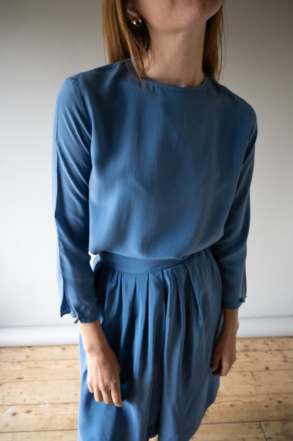 The 100% silk sky blue 2 piece set - Size up to 38 - Image 3