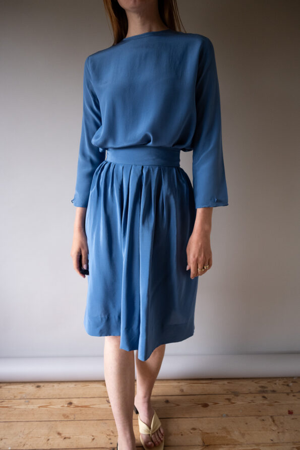 The 100% silk sky blue 2 piece set - Size up to 38 - Image 2