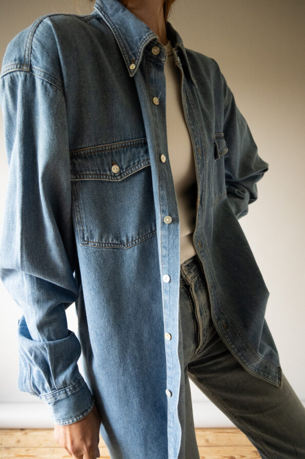 The medium washed 100% cotton denim shirt - Size up to 42 - Image 2