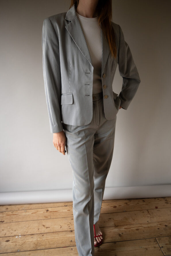 The grey striped suit - Size up to 36 - Image 8