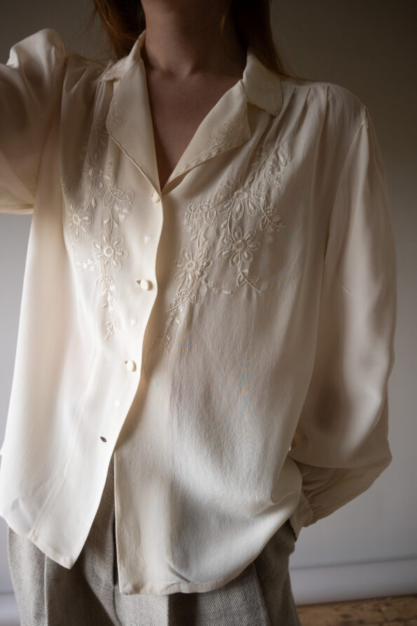 The embroidered silk ivory blouse - Size up to M - Image 3